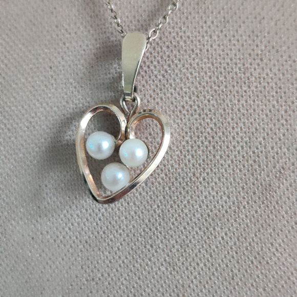 Krementz Gold Filled Heart Necklace w/Cultured pearls - Picture 8 of 10